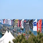 Hébergement de vacances Ostseelagune Zingst, Exklusive Dhh, Strandnah, Sauna, Kamin, 3 Sz, 2 Baeder, Glasfaser, Haustierfrei, Garten Mit Suedterrasse, E-ladesaeule, 2 Stellplaetze, Strandkorb, Fahrradschuppen, Waschmaschine, Trockner, Nichtraucher