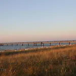 Ostseelagune Zingst, Exklusive Dhh, Strandnah, Sauna, Kamin, 3 Sz, 2 Baeder, Glasfaser, Haustierfrei, Garten Mit Suedterrasse, E-ladesaeule, 2 Stellplaetze, Strandkorb, Fahrradschuppen, Waschmaschine, Trockner, Nichtraucher Zingst
