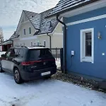 Ostseelagune Zingst, Exklusive Dhh, Strandnah, Sauna, Kamin, 3 Sz, 2 Baeder, Glasfaser, Haustierfrei, Garten Mit Suedterrasse, E-ladesaeule, 2 Stellplaetze, Strandkorb, Fahrradschuppen, Waschmaschine, Trockner, Nichtraucher Hébergement de vacances Zingst