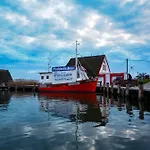 Ostseelagune Zingst, Exklusive Dhh, Strandnah, Sauna, Kamin, 3 Sz, 2 Baeder, Glasfaser, Haustierfrei, Garten Mit Suedterrasse, E-ladesaeule, 2 Stellplaetze, Strandkorb, Fahrradschuppen, Waschmaschine, Trockner, Nichtraucher *