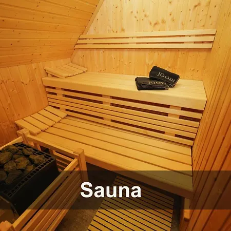 Exklusive Dhh - Haustierfrei - Sauna - Kamin - Ostseelagune Zingst, Strandnah, 3 Sz, 2 Baeder, Glasfaser, Garten Mit Suedterrasse, E-ladesaeule, 2 Stellplaetze, Strandkorb, Fahrradschuppen, Waschmaschine, Trockner, Nichtraucher