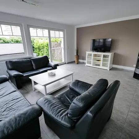 Ostseelagune Zingst, Exklusive Dhh, Strandnah, Sauna, Kamin, 3 Sz, 2 Baeder, Glasfaser, Garten Mit Suedterrasse, E-ladesaeule, 2 Stellplaetze, Strandkorb, Fahrradschuppen, Waschmaschine, Trockner