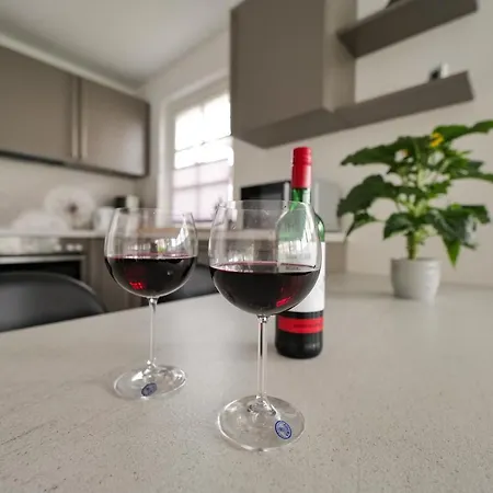 Ostseelagune Zingst, Exklusive Dhh, Strandnah, Sauna, Kamin, 3 Sz, 2 Baeder, Glasfaser, Haustierfrei, Garten Mit Suedterrasse, E-ladesaeule, 2 Stellplaetze, Strandkorb, Fahrradschuppen, Waschmaschine, Trockner, Nichtraucher *