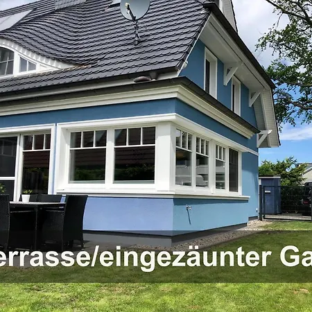Holiday home Ostseelagune Zingst, Exklusive Dhh, Strandnah, Sauna, Kamin, 3 Sz, 2 Baeder, Glasfaser, Garten Mit Suedterrasse, E-ladesaeule, 2 Stellplaetze, Strandkorb, Fahrradschuppen, Waschmaschine, Trockner *