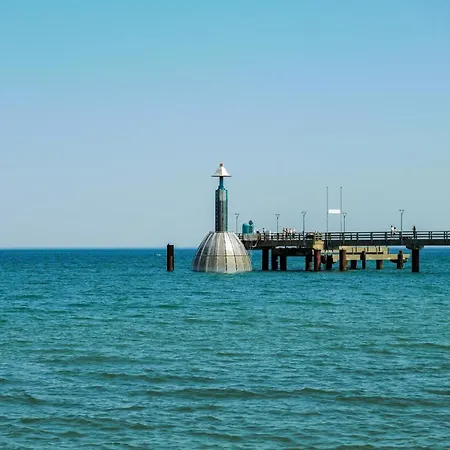 Ostseelagune Zingst, Exklusive Dhh, Strandnah, Sauna, Kamin, 3 Sz, 2 Baeder, Glasfaser, Garten Mit Suedterrasse, E-ladesaeule, 2 Stellplaetze, Strandkorb, Fahrradschuppen, Waschmaschine, Trockner