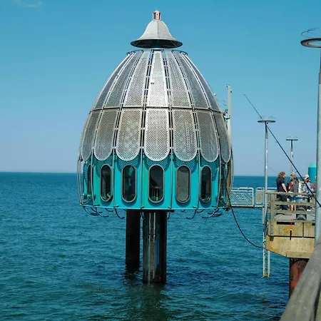 Ostseelagune Zingst, Exklusive Dhh, Strandnah, Sauna, Kamin, 3 Sz, 2 Baeder, Glasfaser, Haustierfrei, Garten Mit Suedterrasse, E-ladesaeule, 2 Stellplaetze, Strandkorb, Fahrradschuppen, Waschmaschine, Trockner, Nichtraucher * Zingst