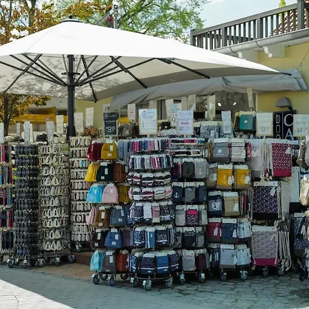 Semesterbostad Ostseelagune Zingst, Exklusive Dhh, Strandnah, Sauna, Kamin, 3 Sz, 2 Baeder, Glasfaser, Haustierfrei, Garten Mit Suedterrasse, E-ladesaeule, 2 Stellplaetze, Strandkorb, Fahrradschuppen, Waschmaschine, Trockner, Nichtraucher