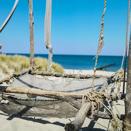 Ostseelagune Zingst, Exklusive Dhh, Strandnah, Sauna, Kamin, 3 Sz, 2 Baeder, Glasfaser, Haustierfrei, Garten Mit Suedterrasse, E-ladesaeule, 2 Stellplaetze, Strandkorb, Fahrradschuppen, Waschmaschine, Trockner, Nichtraucher Semesterbostad