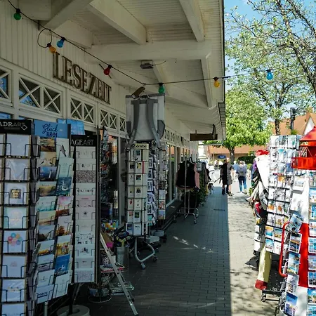 度假居 Ostseelagune Zingst, Exklusive Dhh, Strandnah, Sauna, Kamin, 3 Sz, 2 Baeder, Glasfaser, Haustierfrei, Garten Mit Suedterrasse, E-ladesaeule, 2 Stellplaetze, Strandkorb, Fahrradschuppen, Waschmaschine, Trockner, Nichtraucher 青斯特