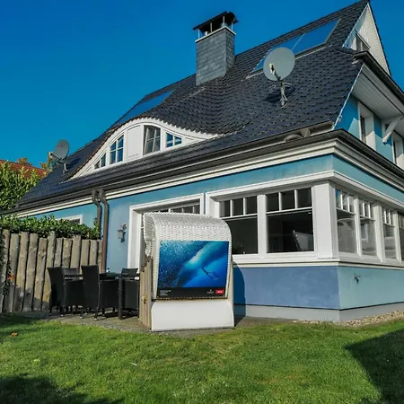 Exklusive Dhh - Haustierfrei - Sauna - Kamin - Ostseelagune Zingst, Strandnah, 3 Sz, 2 Baeder, Glasfaser, Garten Mit Suedterrasse, E-ladesaeule, 2 Stellplaetze, Strandkorb, Fahrradschuppen, Waschmaschine, Trockner, Nichtraucher * Zingst