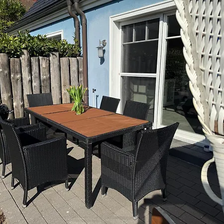 Exklusive Dhh - Haustierfrei - Sauna - Kamin - Ostseelagune Zingst, Strandnah, 3 Sz, 2 Baeder, Glasfaser, Garten Mit Suedterrasse, E-ladesaeule, 2 Stellplaetze, Strandkorb, Fahrradschuppen, Waschmaschine, Trockner, Nichtraucher Zingst
